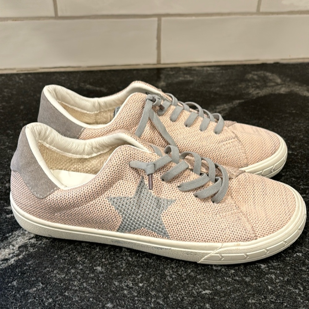 Vintage Havana Fly Salmon Muti Sneakers size 7